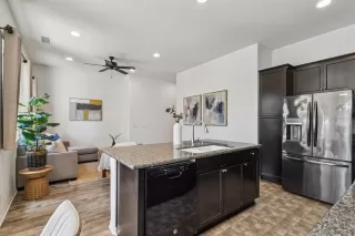 Photo #3: 250035778 Listing