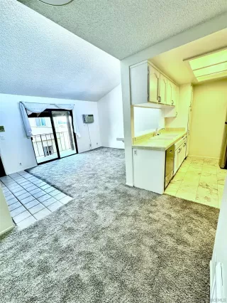 Photo #6: 250035849 Listing