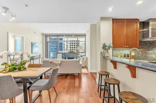 Photo #5: 250035864 Listing