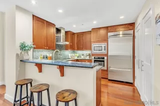 Photo #6: 250035864 Listing