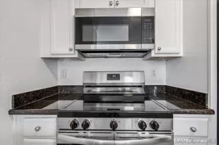 Photo #3: 250036007 Listing 