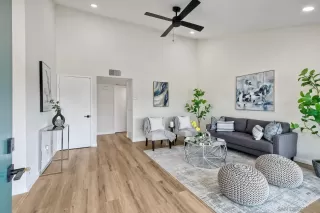 Photo #1: 250036144 Listing