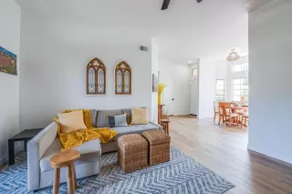 Photo #1: 250036168 Listing 