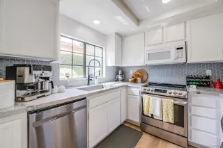 Photo #5: 250036168 Listing 