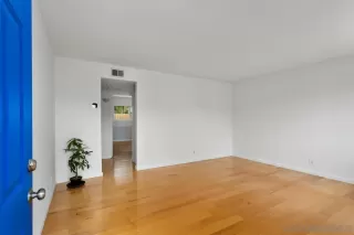 Photo #5: 250036319 Listing