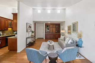 Photo #1: 250036327 Listing