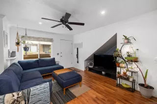 Photo #2: 250036378 Listing 