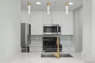 Photo #1: 250036415 Listing