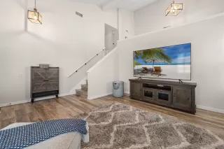 Photo #2: 250036538 Listing