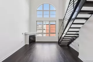 Photo #1: 250036924 Listing 