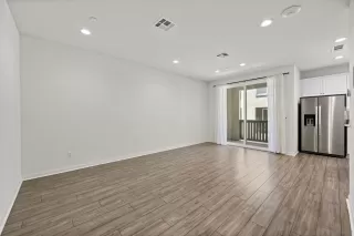 Photo #3: 250037096 Listing