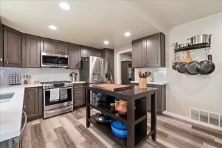 Photo #3: 250037132 Listing