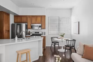 Photo #1: 250037226 Listing 