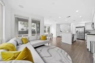 Photo #2: 250037272 Listing 