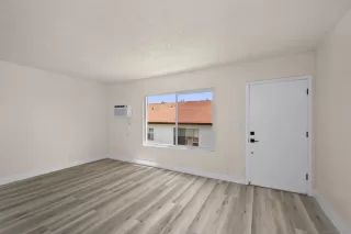 Photo #2: 250037322 Listing