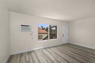 Photo #4: 250037322 Listing