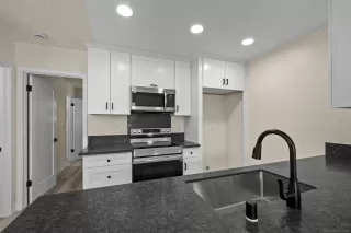 Photo #5: 250037322 Listing