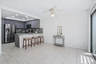 Photo #2: 250037378 Listing