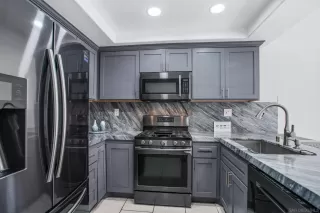 Photo #4: 250037378 Listing