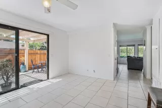 Photo #6: 250037378 Listing