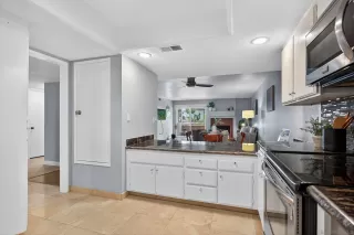 Photo #4: 250037400 Listing