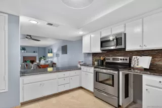 Photo #5: 250037400 Listing