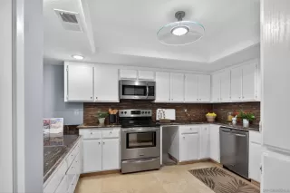 Photo #6: 250037400 Listing