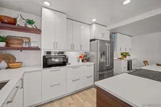 Photo #2: 250037526 Listing