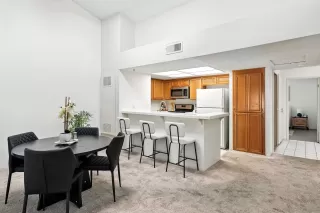 Photo #5: 250037577 Listing