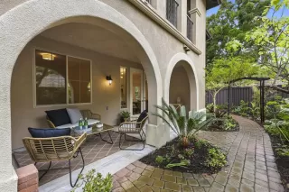 Browse active condo listings in ESCALA