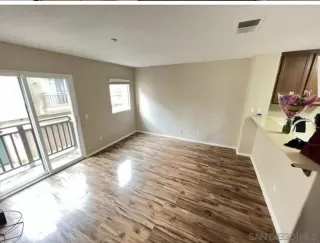 Photo #4: 250037636 Listing