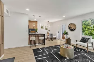 Photo #1: 250037642 Listing