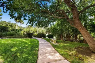 Photo #2: 250037836 Listing