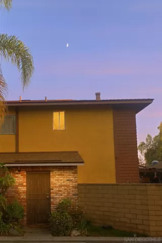 More Details about MLS # 250037886 : 2320 EUCLID AVE UNIT 1