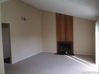 Photo #5: 250038027 Listing