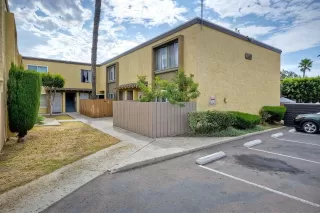Photo #1: 250038096 Listing 