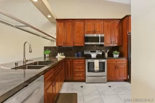 Photo #4: 250038199 Listing