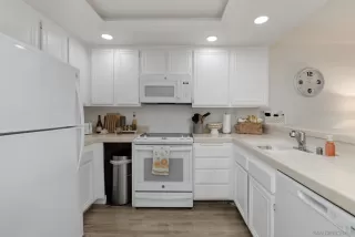 Photo #3: 250038299 Listing