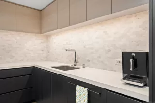 Photo #6: 250038385 Listing