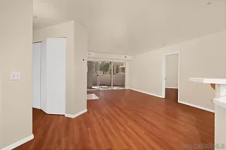 Photo #5: 250038404 Listing