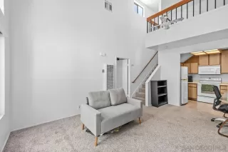 Photo #5: 250038405 Listing