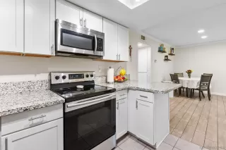 Photo #2: 250038417 Listing