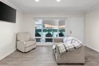 Photo #5: 250038417 Listing