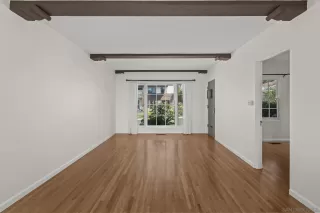 Photo #3: 250038442 Listing