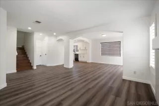 Photo #5: 250038449 Listing