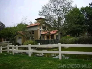 Photo #3: 250038489 Listing