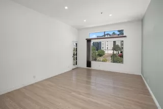 Photo #5: 250038496 Listing 