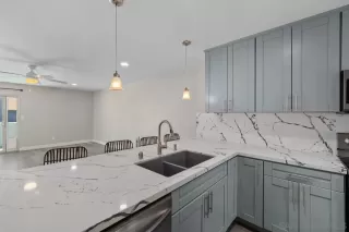 Photo #5: 250038546 Listing