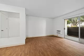 Photo #4: 250038550 Listing