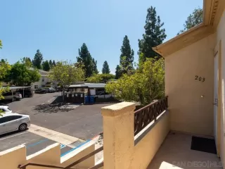 Photo #2: 250038565 Listing